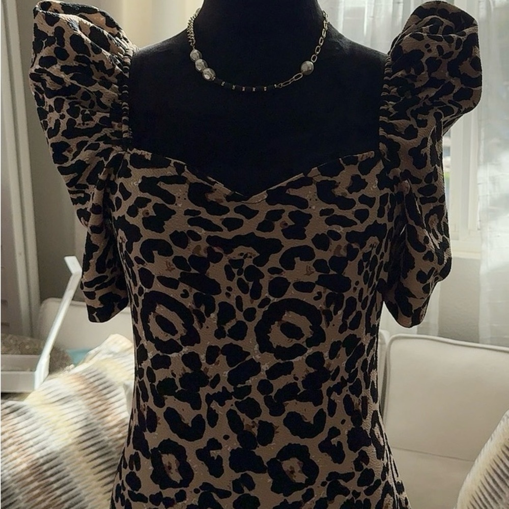 Leopard Print Puff Sleeve Top